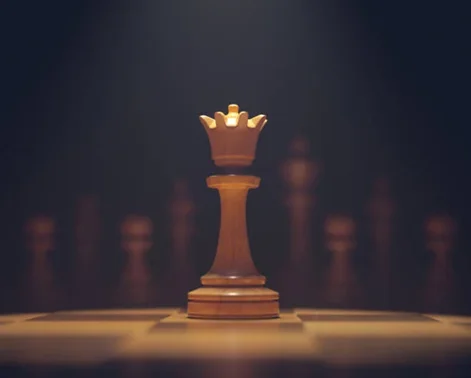 How Does The Queen Move In Chess